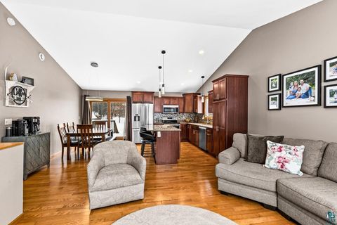 Tiny photo for 313 W Mulberry St, Duluth, MN 55811 (MLS # 6123799)