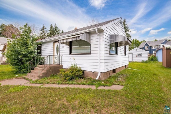 5915 GRAND AVE, DULUTH, MN 55807 - Image 7366ec6256cbd25869ceea3cf20e69df/1915116427
