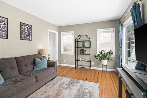 Tiny photo for 5122 Glenwood St, Duluth, MN 55804 (MLS # 6124108)