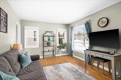 Tiny photo for 5122 Glenwood St, Duluth, MN 55804 (MLS # 6124108)