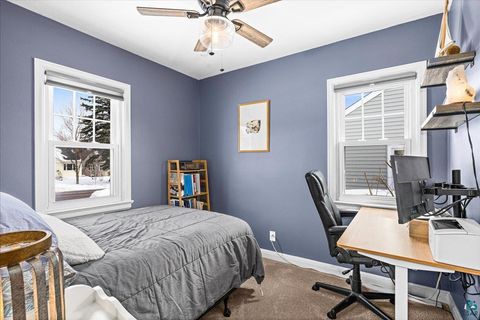 Tiny photo for 5122 Glenwood St, Duluth, MN 55804 (MLS # 6124108)