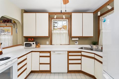 Tiny photo for 4717 Robinson St, Duluth, MN 55804 (MLS # 6122618)