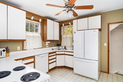 Tiny photo for 4717 Robinson St, Duluth, MN 55804 (MLS # 6122618)