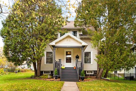 Photo of 4717 Robinson St, Duluth, MN 55804 (MLS # 6122618)