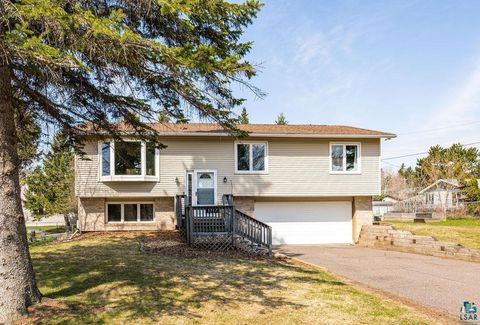 Photo of 3717 Chambersburg Ave, Duluth, MN 55811 (MLS # 6125480)