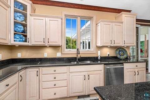 Tiny photo for 2827 Parkwood Ln, Duluth, MN 55811 (MLS # 6126959)