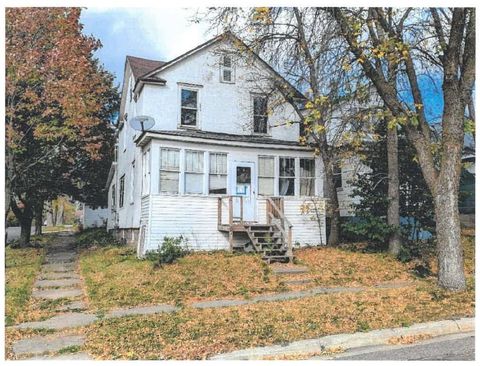 Photo of 601 Hayes St, Eveleth, MN 55734 (MLS # 6122461)