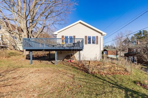 Tiny photo for 535 Glenwood St, Duluth, MN 55803 (MLS # 6122915)