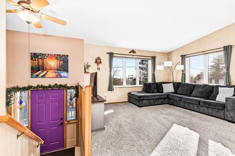 Tiny photo for 535 Glenwood St, Duluth, MN 55803 (MLS # 6122915)