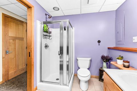 Tiny photo for 535 Glenwood St, Duluth, MN 55803 (MLS # 6122915)