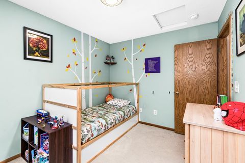 Tiny photo for 535 Glenwood St, Duluth, MN 55803 (MLS # 6122915)