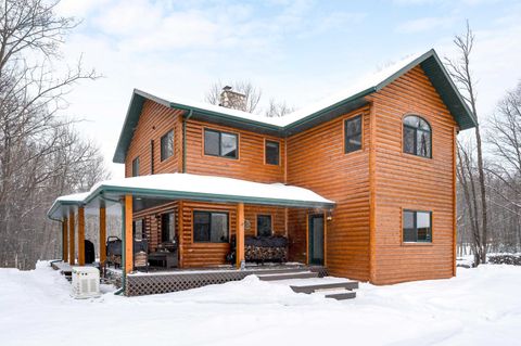 Photo of 5906 Helm Rd, Duluth, MN 55811 (MLS # 6122593)