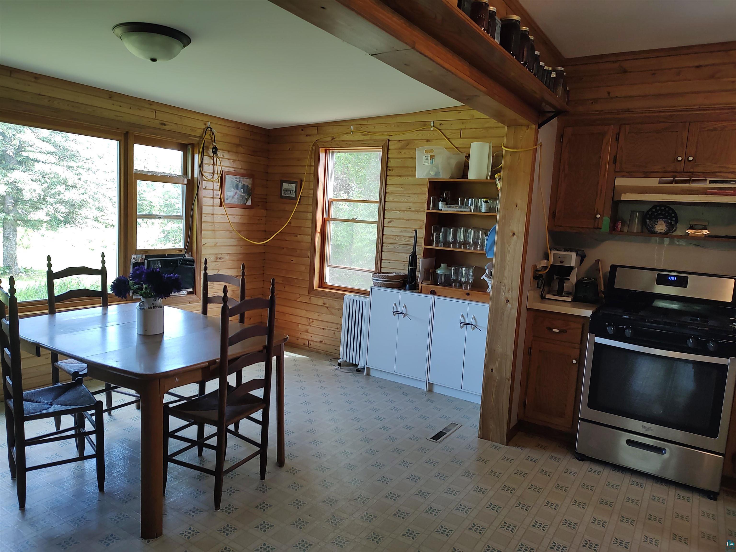 2585 Hautala Rd