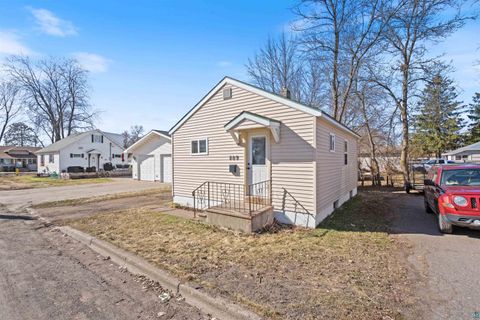 Photo of 809 Prospect Ave, Cloquet, MN 55720 (MLS # 6124566)