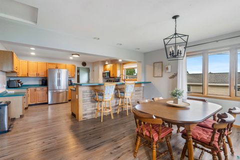 Tiny photo for 324 Hawkins St, Duluth, MN 55811 (MLS # 6126147)