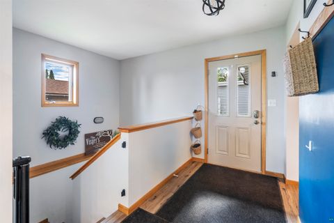 Tiny photo for 324 Hawkins St, Duluth, MN 55811 (MLS # 6126147)