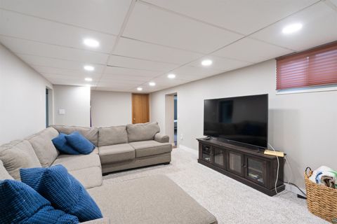 Tiny photo for 324 Hawkins St, Duluth, MN 55811 (MLS # 6126147)