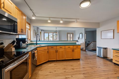 Tiny photo for 324 Hawkins St, Duluth, MN 55811 (MLS # 6126147)