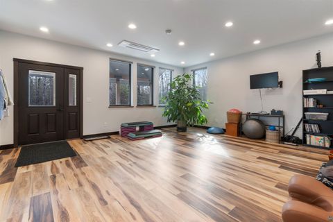 Tiny photo for 5140 Lakewood Rd, Duluth, MN 55804 (MLS # 6124816)