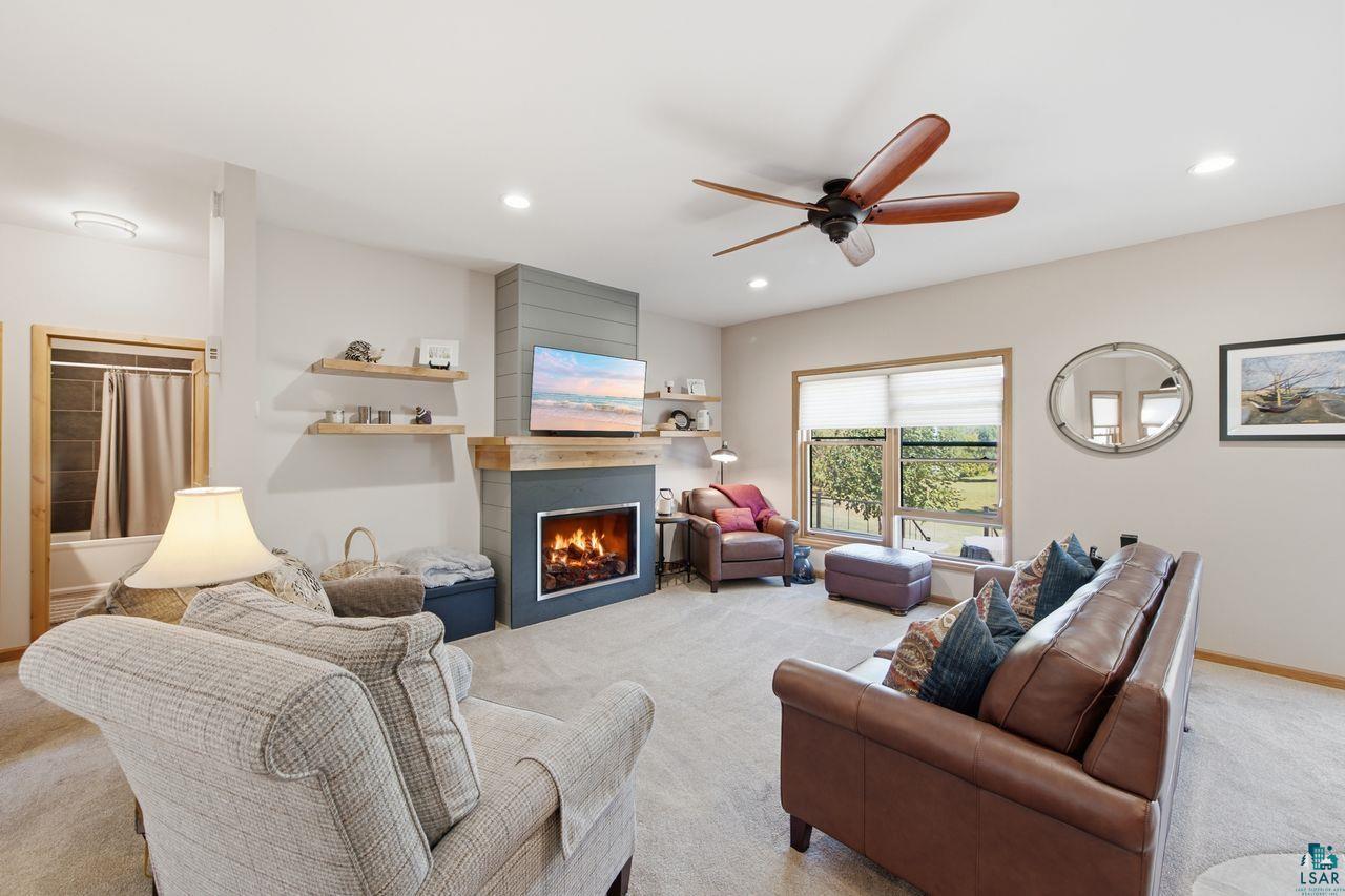 6 Victoria Ln