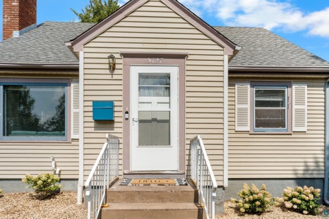 Tiny photo for 5127 Oneida St, Duluth, MN 55804 (MLS # 6127620)