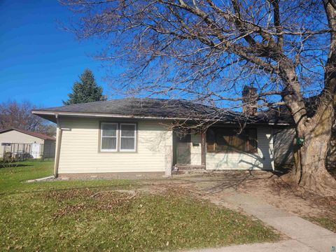 218 E 11th Ave Ashland WI 54806