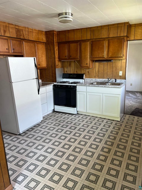 Tiny photo for 215 Walnut Ave, Carlton, MN 55718 (MLS # 6127940)