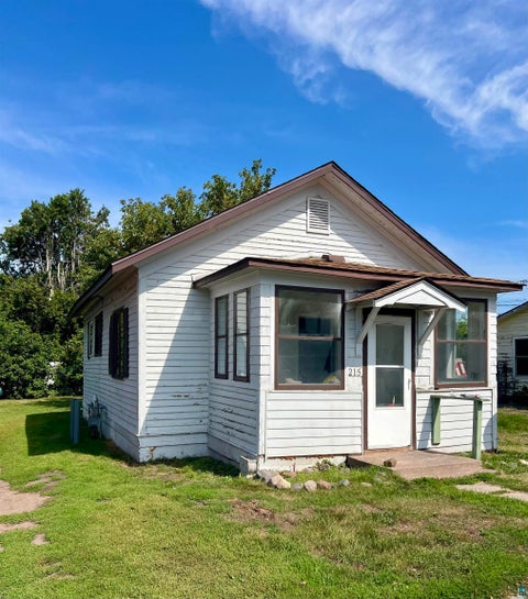 Photo of 215 Walnut Ave, Carlton, MN 55718 (MLS # 6127940)