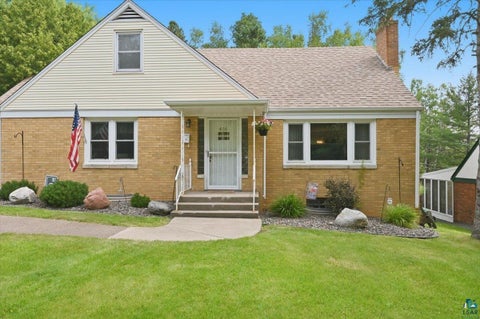 Photo of 426 Ridgewood Rd, Duluth, MN 55804 (MLS # 6127010)