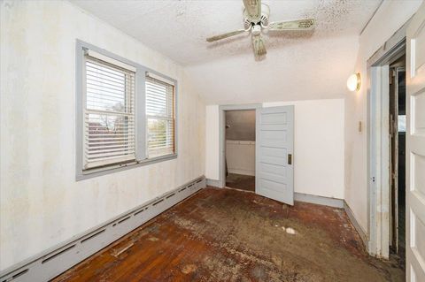 Tiny photo for 4333 W 8th St, Duluth, MN 55807 (MLS # 6122737)