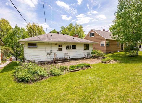 Tiny photo for 2627 W 15th St, Duluth, MN 55806 (MLS # 6125841)