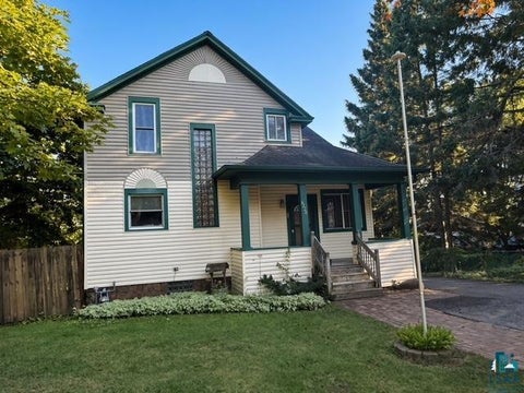 Photo of 6220 E Superior St, Duluth, MN 55804 (MLS # 6127767)