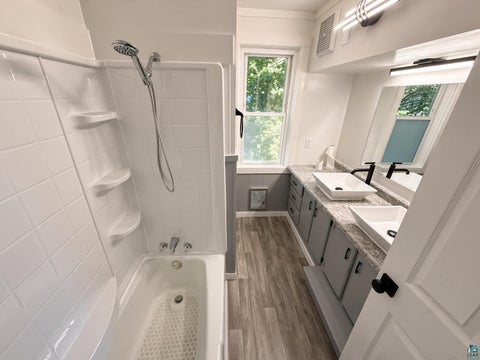 Tiny photo for 6220 E Superior St, Duluth, MN 55804 (MLS # 6127767)