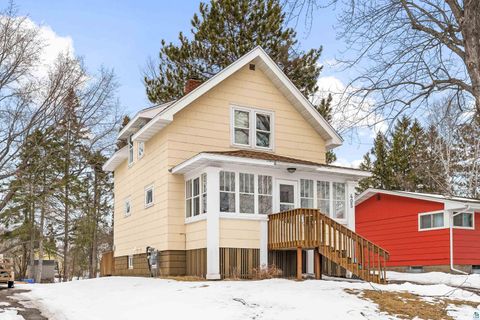 Photo of 405 W Faribault St, Duluth, MN 55803 (MLS # 6124403)