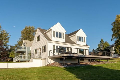 Photo of 107 South Ave, Two Harbors, MN 55616 (MLS # 6122428)