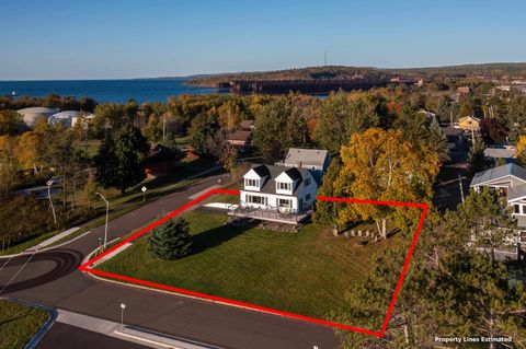 Tiny photo for 107 South Ave, Two Harbors, MN 55616 (MLS # 6122428)