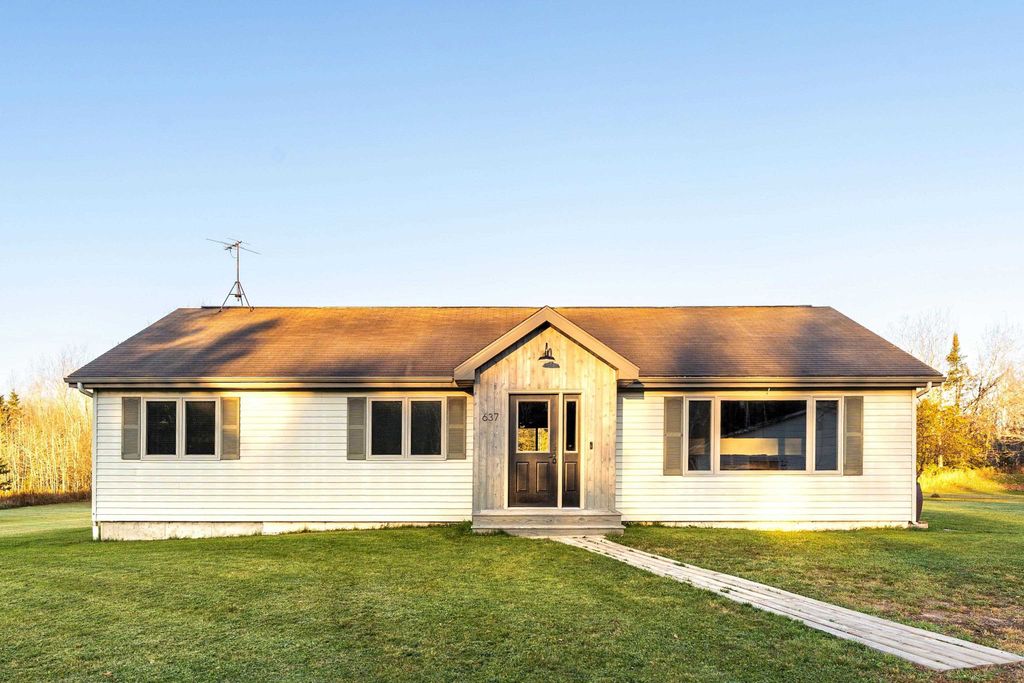 Photo for 637 Hawk Hill Rd, Knife River, MN 55609 (MLS # 6122683)