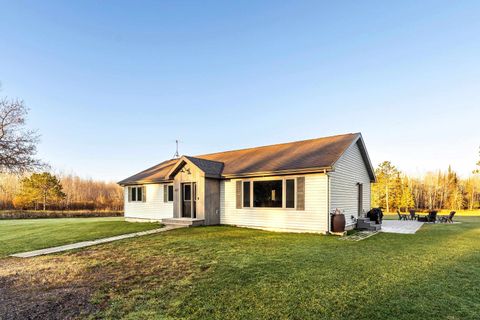 Tiny photo for 637 Hawk Hill Rd, Knife River, MN 55609 (MLS # 6122683)
