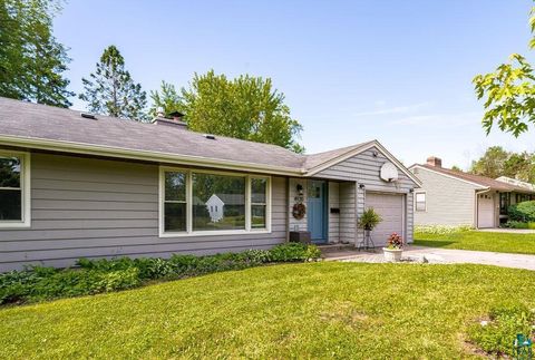 Tiny photo for 4920 Colorado St, Duluth, MN 55804 (MLS # 6126341)