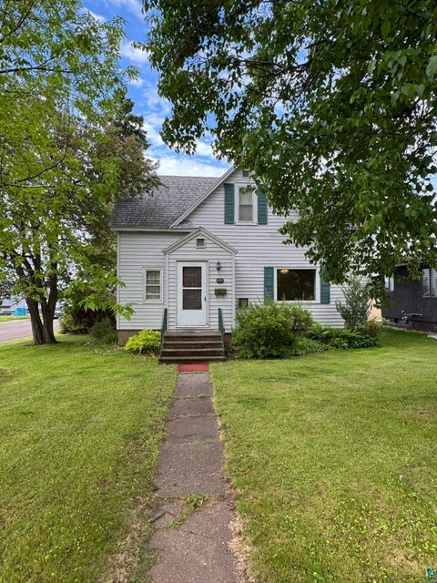 Photo of 402 10th Ave, Two Harbors, MN 55616 (MLS # 6126120)