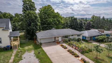 Tiny photo for 104 E Mankato St, Duluth, MN 55803 (MLS # 6127577)