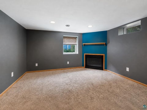 Tiny photo for 104 E Mankato St, Duluth, MN 55803 (MLS # 6127577)