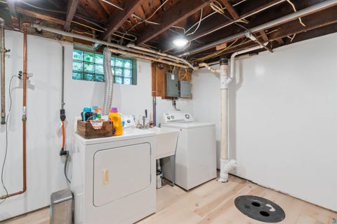 Tiny photo for 415 W McGonagle St, Duluth, MN 55808 (MLS # 6127623)