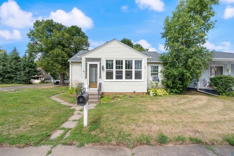 Tiny photo for 415 W McGonagle St, Duluth, MN 55808 (MLS # 6127623)
