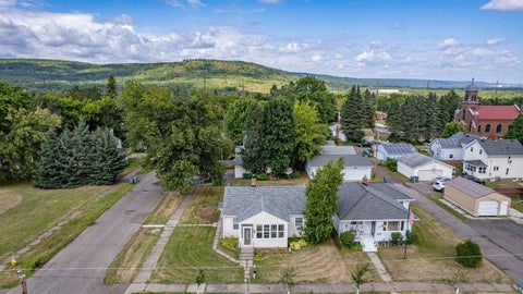 Tiny photo for 415 W McGonagle St, Duluth, MN 55808 (MLS # 6127623)