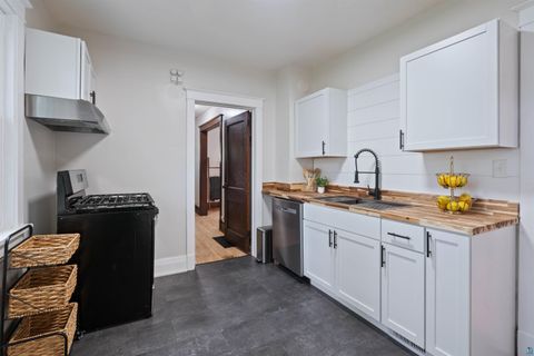 Tiny photo for 1515 N 8th Ave E AVE, Duluth, MN 55805 (MLS # 6125894)