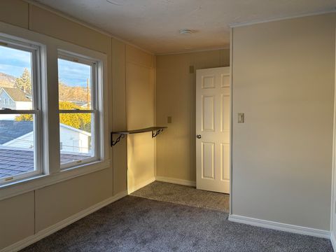 Tiny photo for 4611 W 5th St, Duluth, MN 55807 (MLS # 6123398)