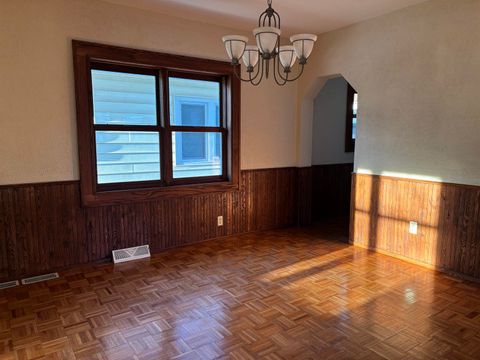 Tiny photo for 4611 W 5th St, Duluth, MN 55807 (MLS # 6123398)