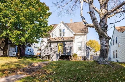 Photo of 4715 Cooke St, Duluth, MN 55804 (MLS # 6122689) Photo of 4715 Cooke St, Duluth, MN 55804 (MLS # 6122689)