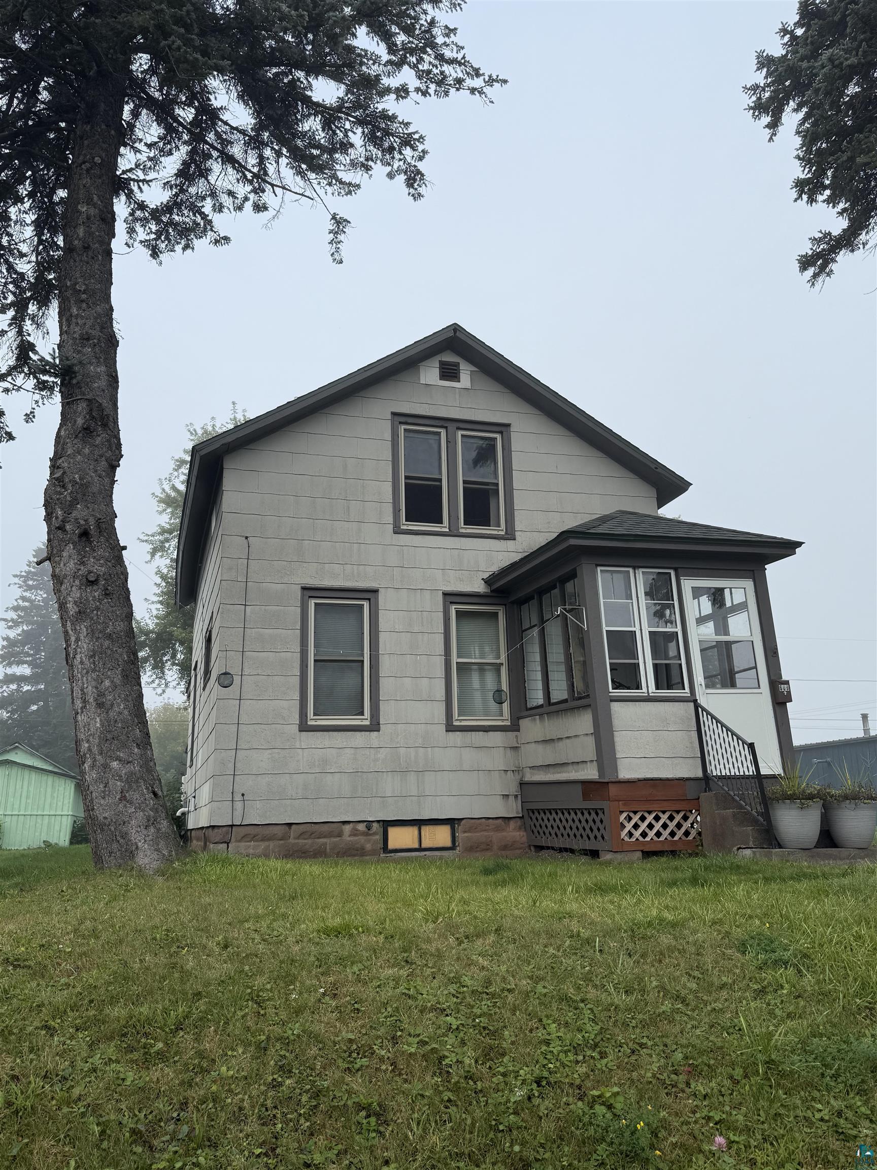 609 Vaughn Ave